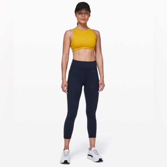 Lululemon In Movement Crop 23 “ in True Navy Color Size 6